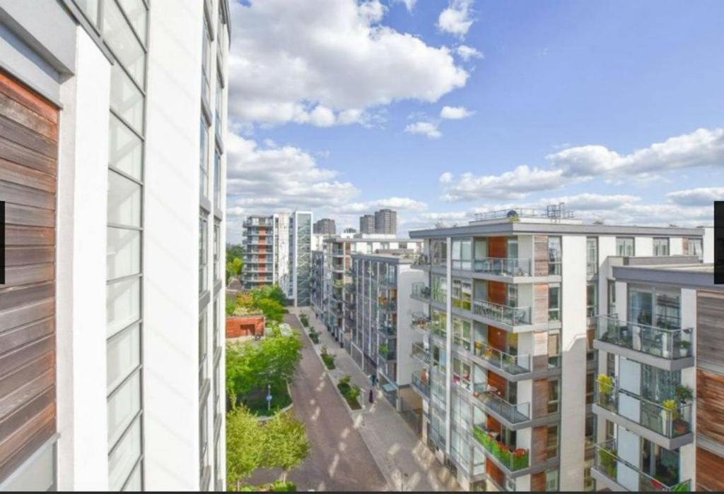 New Stylish 1 Bedroom Flat Stunning Balcony Views Brentford Exterior foto