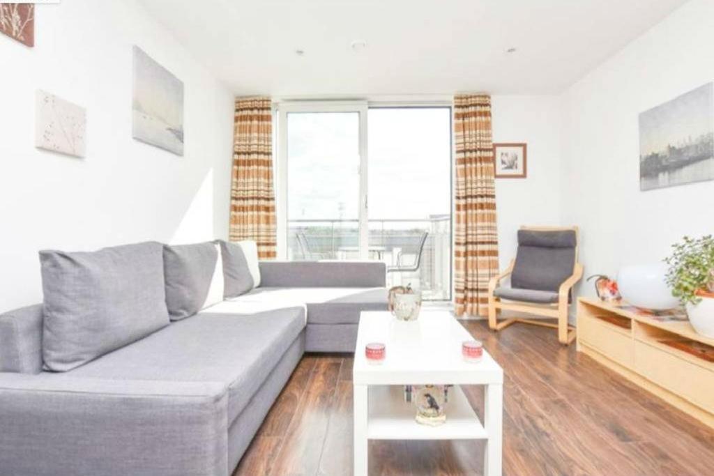 New Stylish 1 Bedroom Flat Stunning Balcony Views Brentford Exterior foto